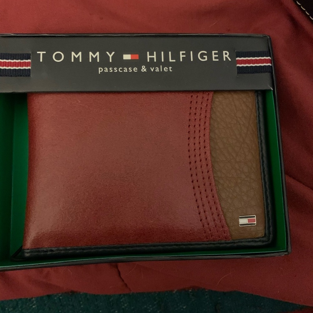 Men’s Tommy Hilfiger wallet